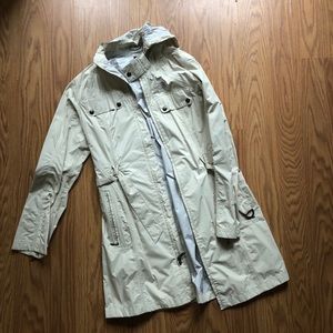 [The North Face] women’s rain jacket